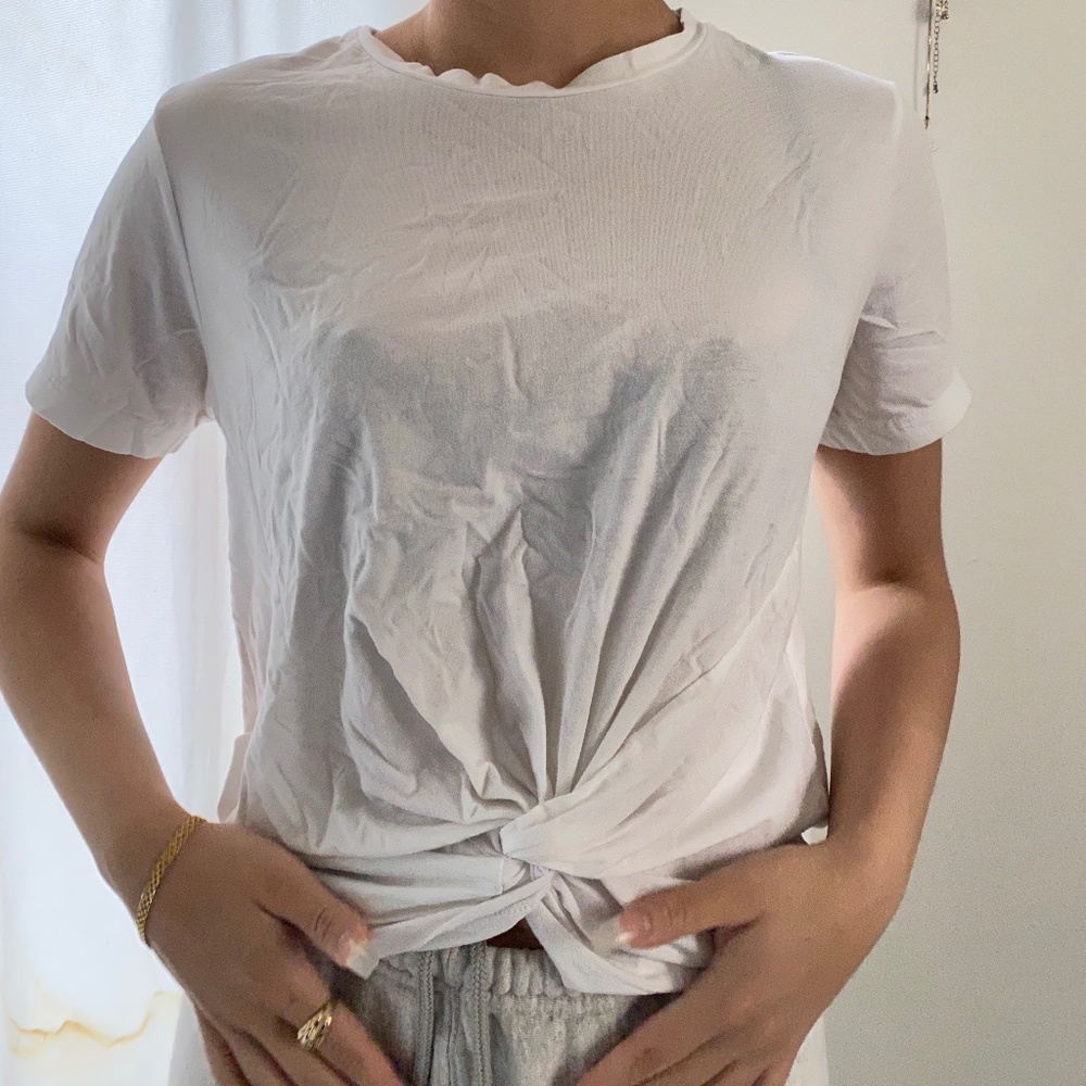 Aritzia Front Knot T-shirt